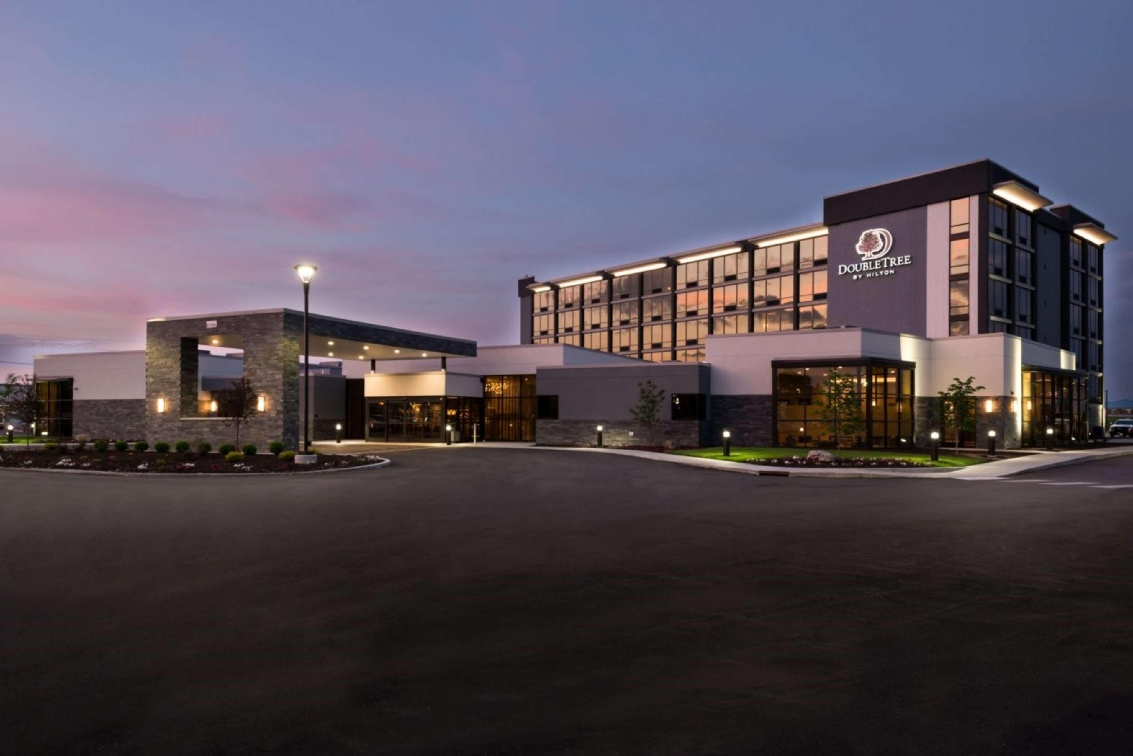 Doubletree By Hilton Lafayette East Hotel Exterior photo