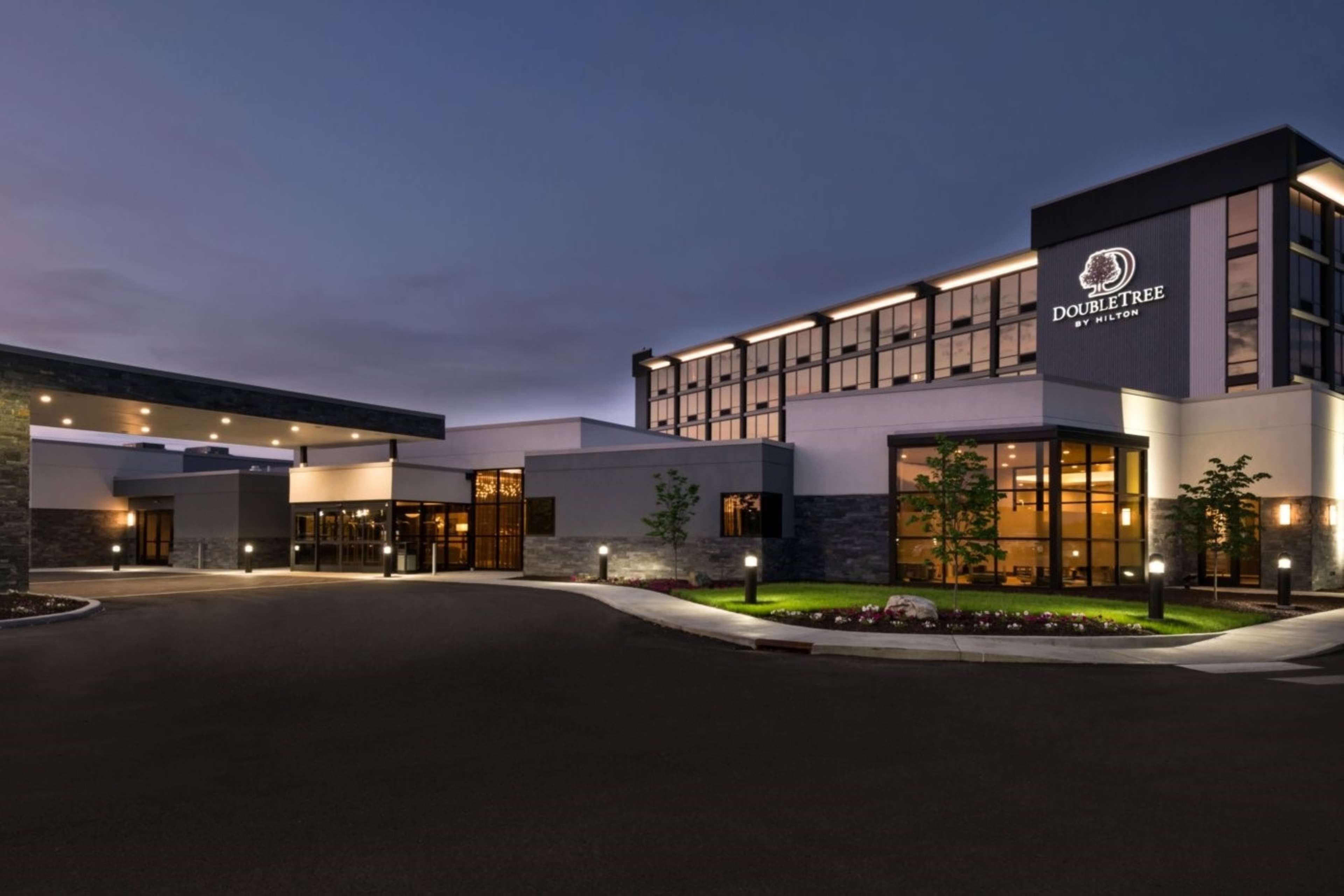 Doubletree By Hilton Lafayette East Hotel Exterior photo